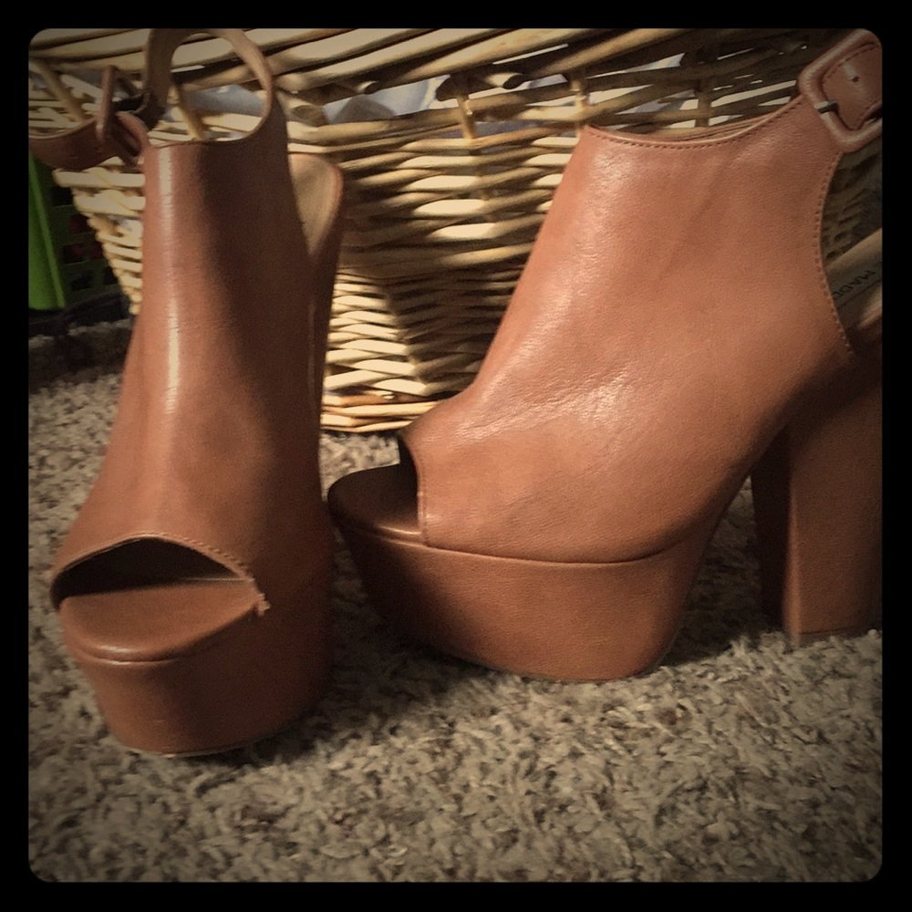 Steve Madden 10M fits like 9